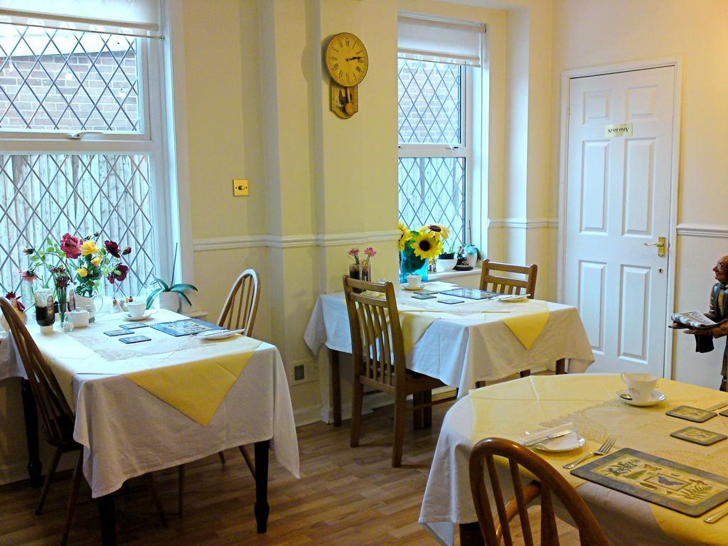 イーストリー Crestwell House Bed & Breakfast エクステリア 写真
