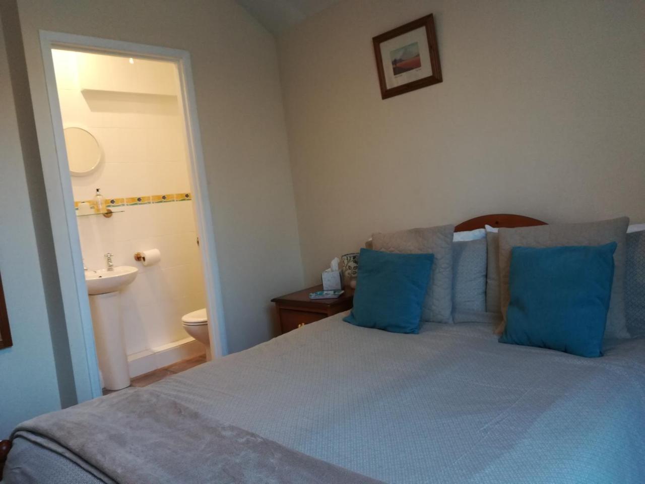 イーストリー Crestwell House Bed & Breakfast エクステリア 写真