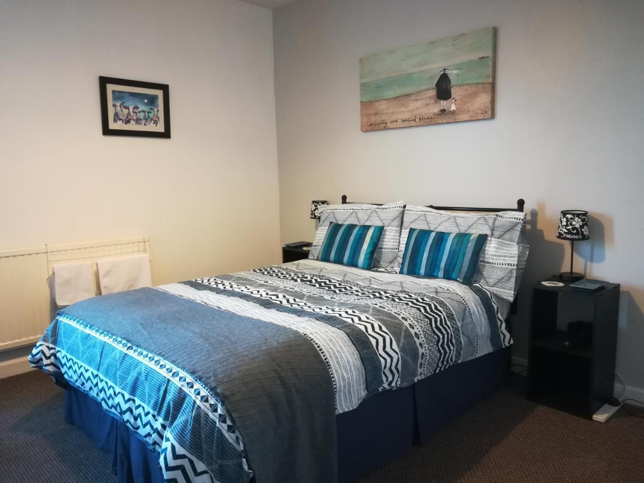 イーストリー Crestwell House Bed & Breakfast エクステリア 写真